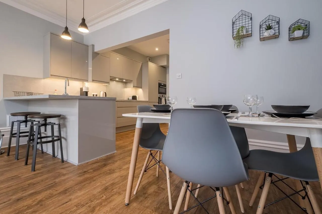 Modern Apartments With Sea Views, Steps From Brighton Beach & The Royal Pavilion