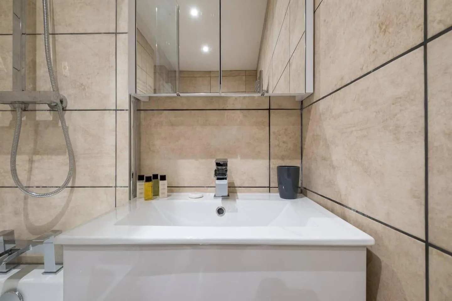 Modern Apartments With Sea Views, Steps From Brighton Beach & The Royal Pavilion