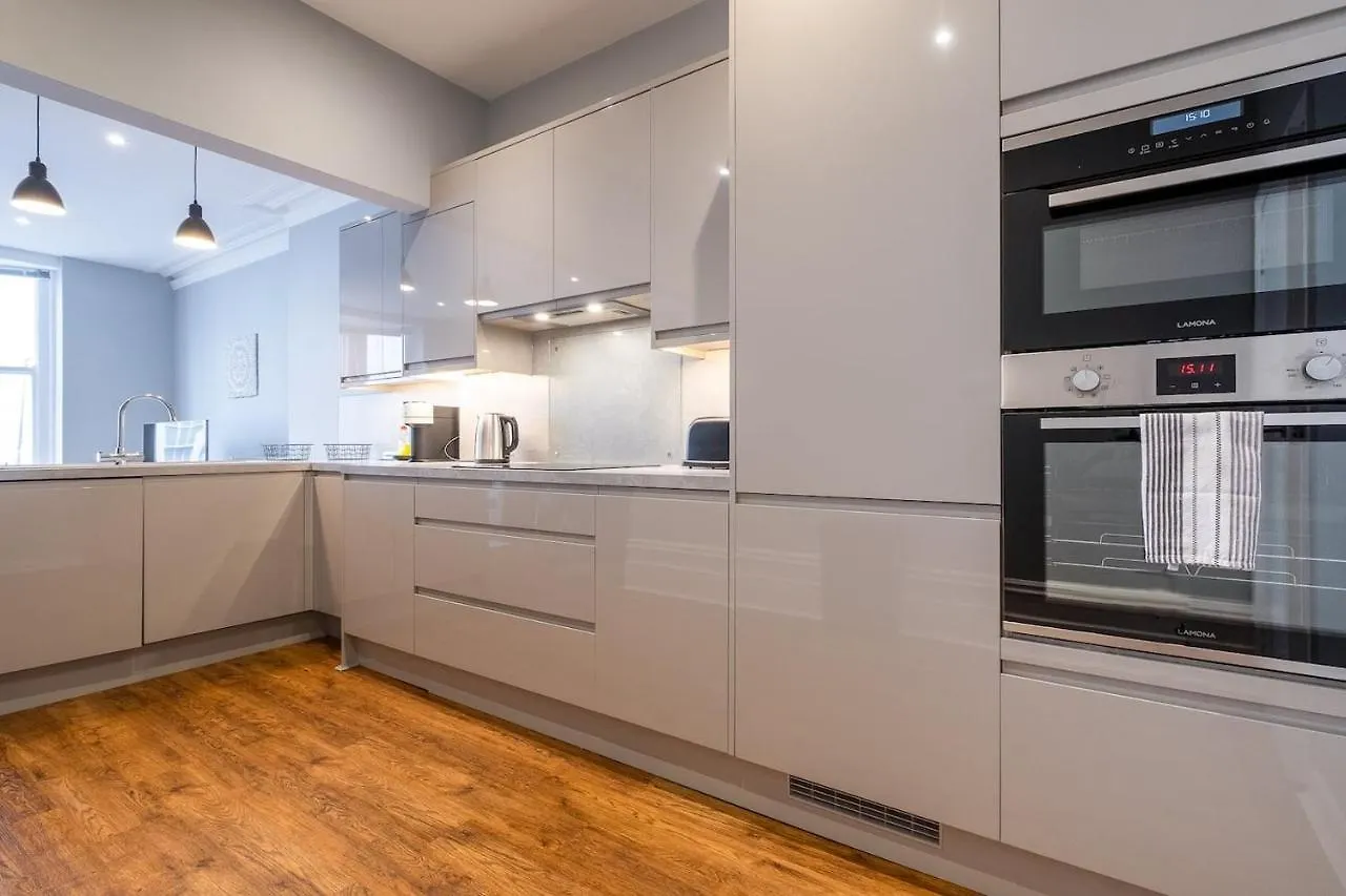 Modern Apartments With Sea Views, Steps From Brighton Beach & The Royal Pavilion 0*,